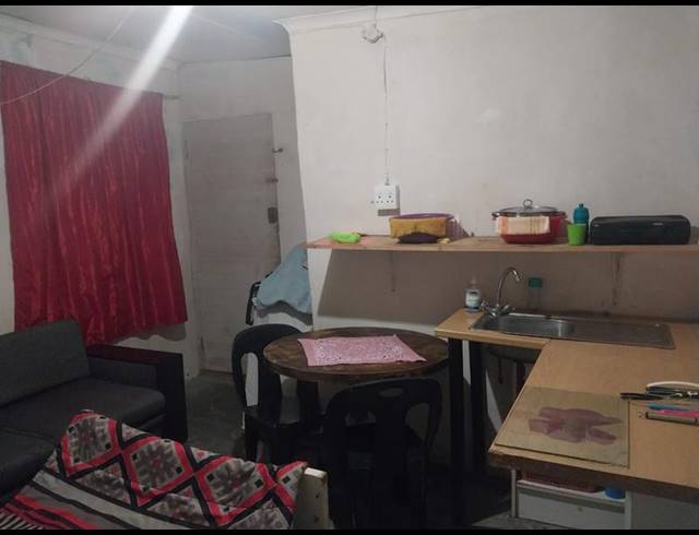 1 BEDROOM HOUSE FOR SALE IN THERONVILLE